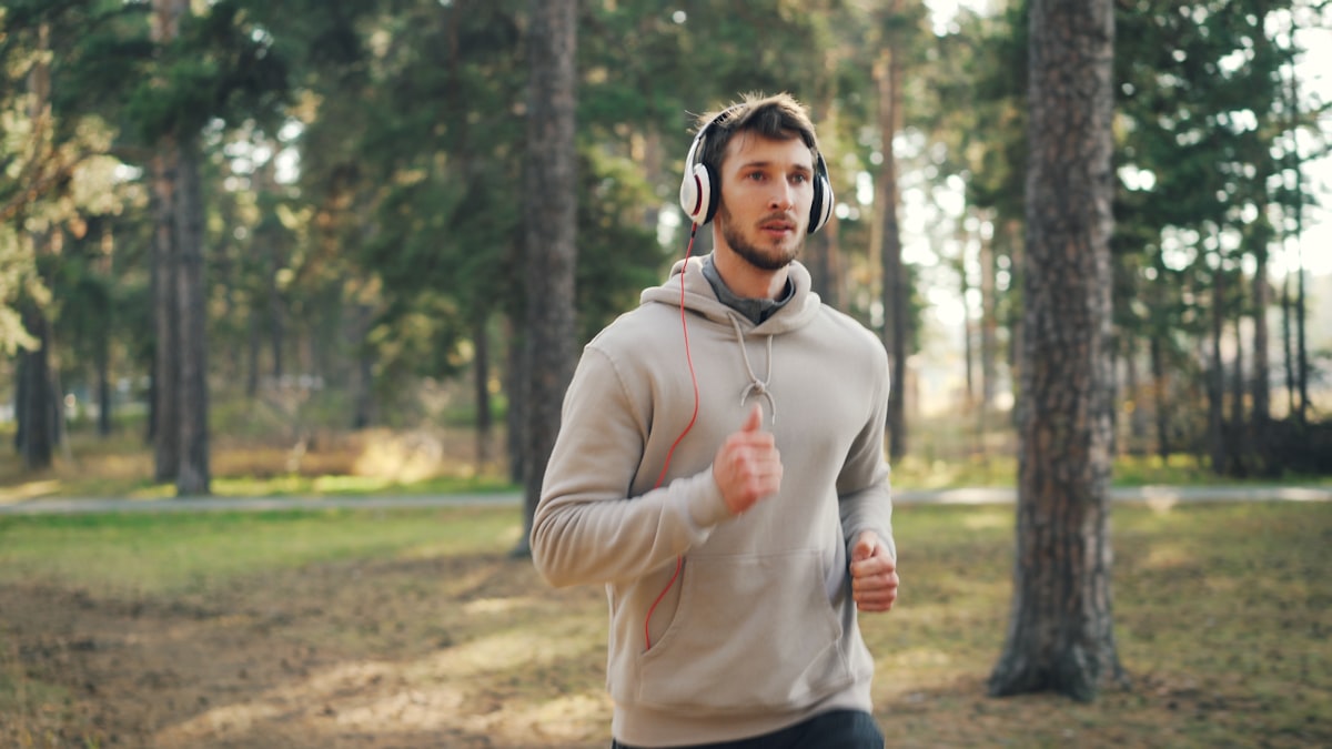 Homme pratiquant l'exercice physique pour la prévention